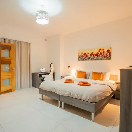 The Waterfront With 3 Bedrooms, 4 Bathrooms, Private Garage * Sliema