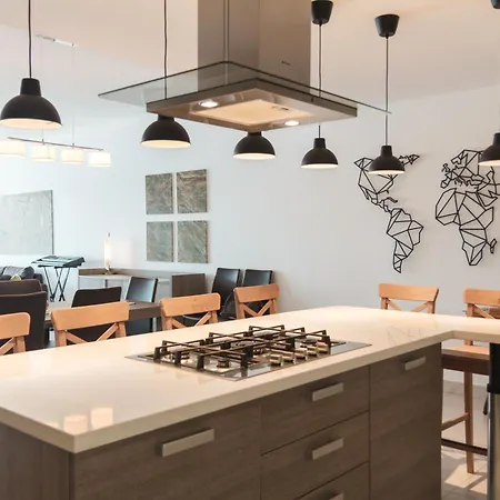 The Luxurious Seafront Lägenhet *