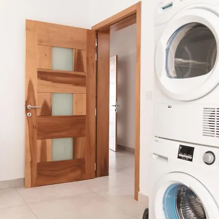 The Waterfront With 3 Bedrooms, 4 Bathrooms, Private Garage Sliema