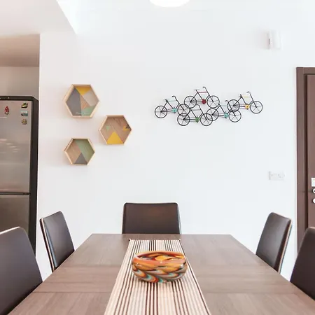 The Luxurious Seafront * Σλιέμα