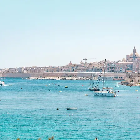 The Waterfront With 3 Bedrooms, 4 Bathrooms, Private Garage * Sliema