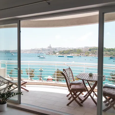 The Luxurious Seafront Apartment