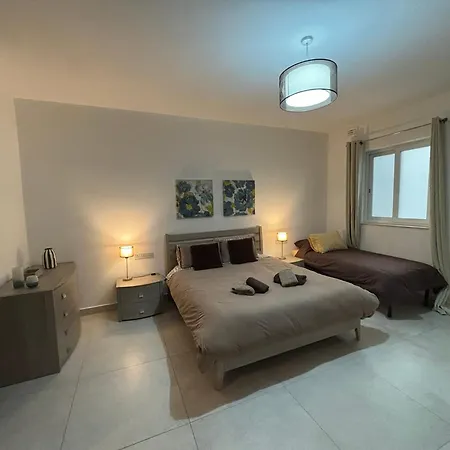Apartment The Luxurious Seafront