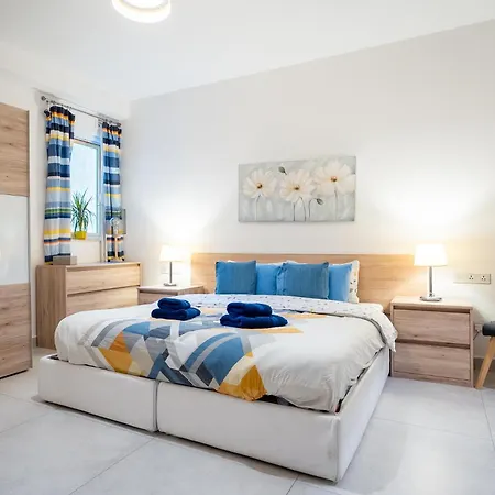 The Waterfront With 3 Bedrooms, 4 Bathrooms, Private Garage Sliema