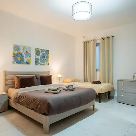 The Luxurious Seafront Διαμέρισμα *