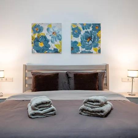 The Luxurious Seafront *