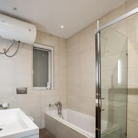 Appartamento The Waterfront With 3 Bedrooms, 4 Bathrooms, Private Garage