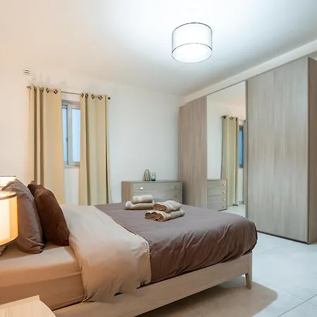 The Waterfront With 3 Bedrooms, 4 Bathrooms, Private Garage * Sliema
