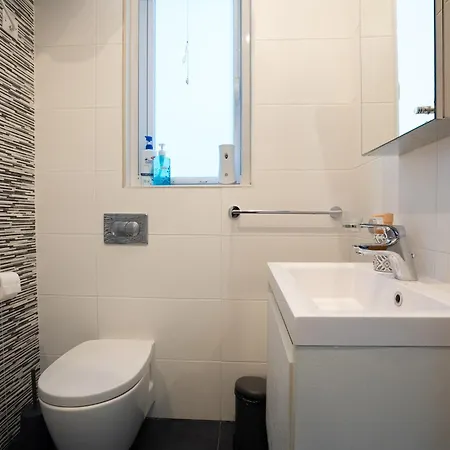 The Waterfront With 3 Bedrooms, 4 Bathrooms, Private Garage Appartamento Sliema