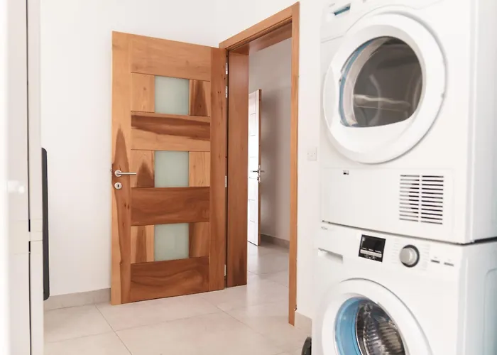 The Waterfront With 3 Bedrooms, 4 Bathrooms, Private Garage Sliema