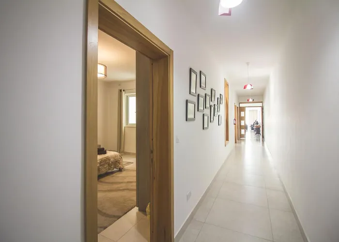 The Waterfront With 3 Bedrooms, 4 Bathrooms, Private Garage Sliema