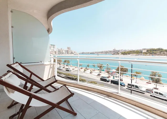 Apartment The Waterfront With 3 Bedrooms, 4 Bathrooms, Private Garage *