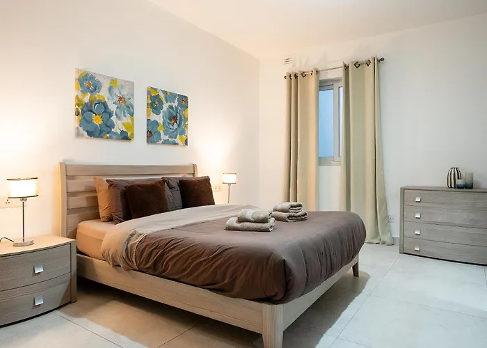 The Waterfront With 3 Bedrooms, 4 Bathrooms, Private Garage Sliema