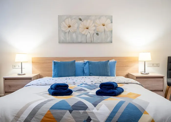 The Waterfront With 3 Bedrooms, 4 Bathrooms, Private Garage * Sliema