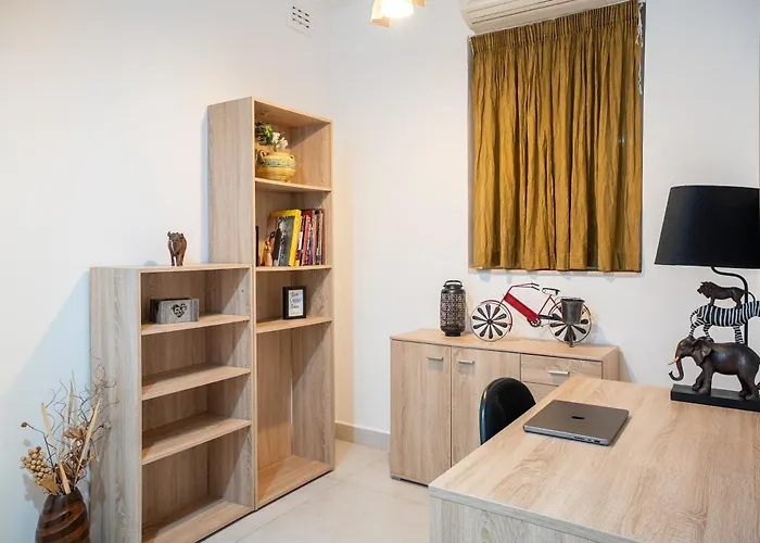 Apartment The Waterfront With 3 Bedrooms, 4 Bathrooms, Private Garage *