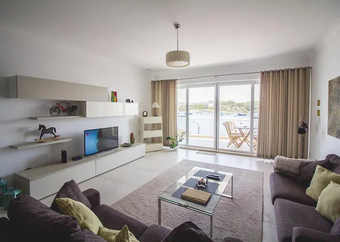 Apartamento The Waterfront With 3 Bedrooms, 4 Bathrooms, Private Garage