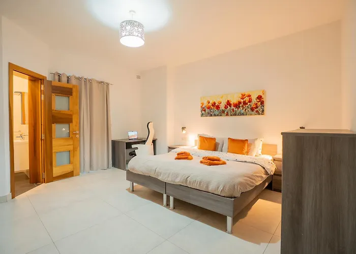 The Waterfront With 3 Bedrooms, 4 Bathrooms, Private Garage * Sliema