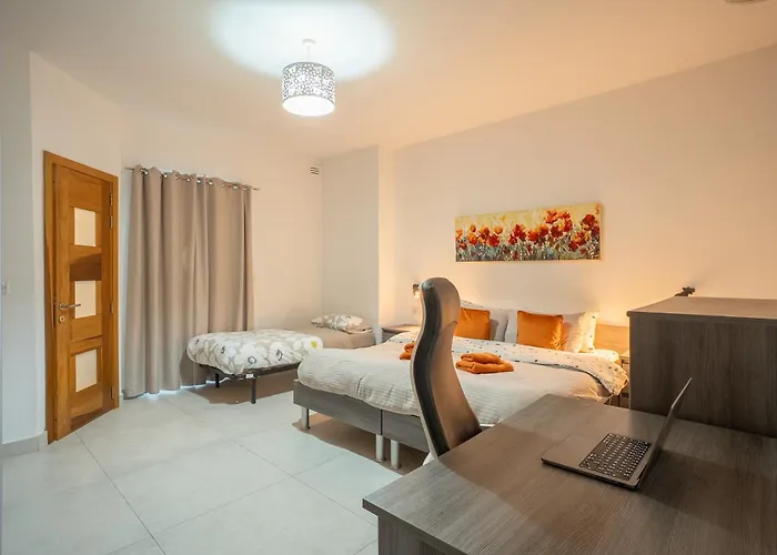 The Waterfront With 3 Bedrooms, 4 Bathrooms, Private Garage Sliema